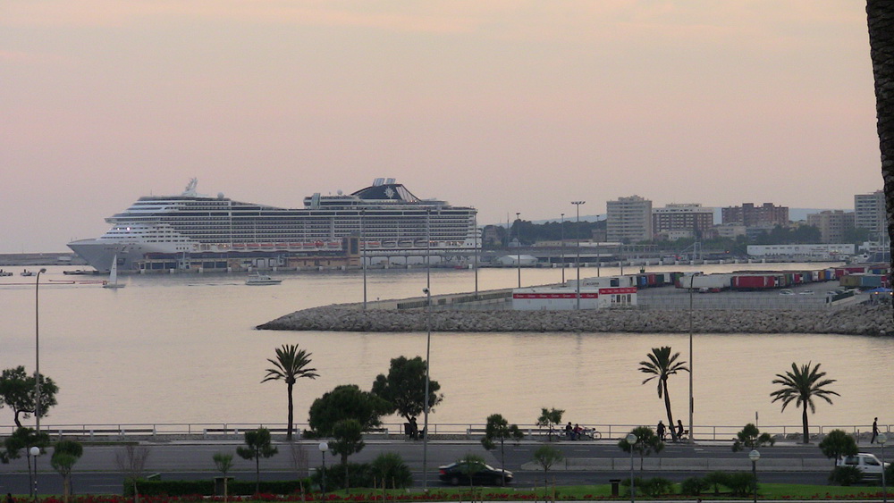 Вид на порт и марины Пальма-де-Майорка