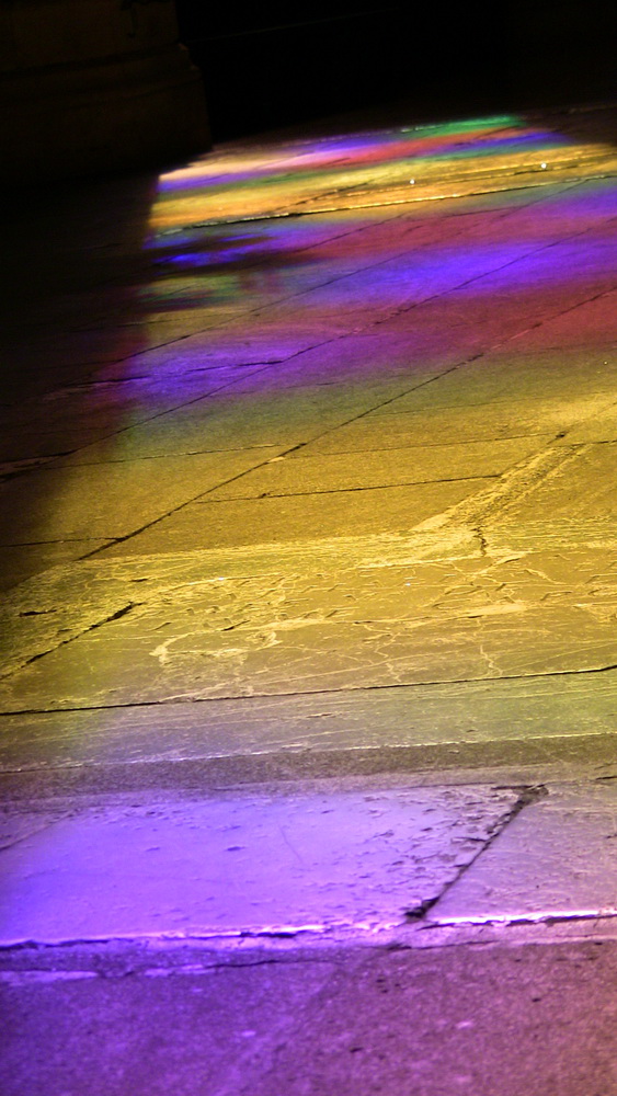Цветовая феерия на полу собора