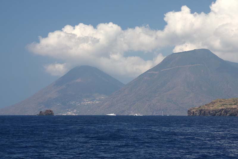 Остров Салина. Липарский архипелаг. Италия.